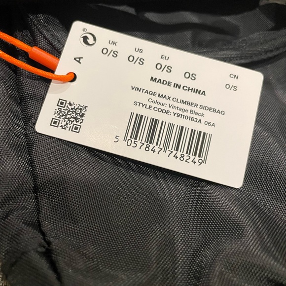BNWT - Superdry Vintage Max Climber Sidebag - black - o/s - Picture 8 of 14